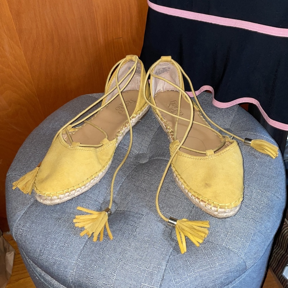 🌟‼️🤘🏽 4/$30 deal! Suede Yellow Flats